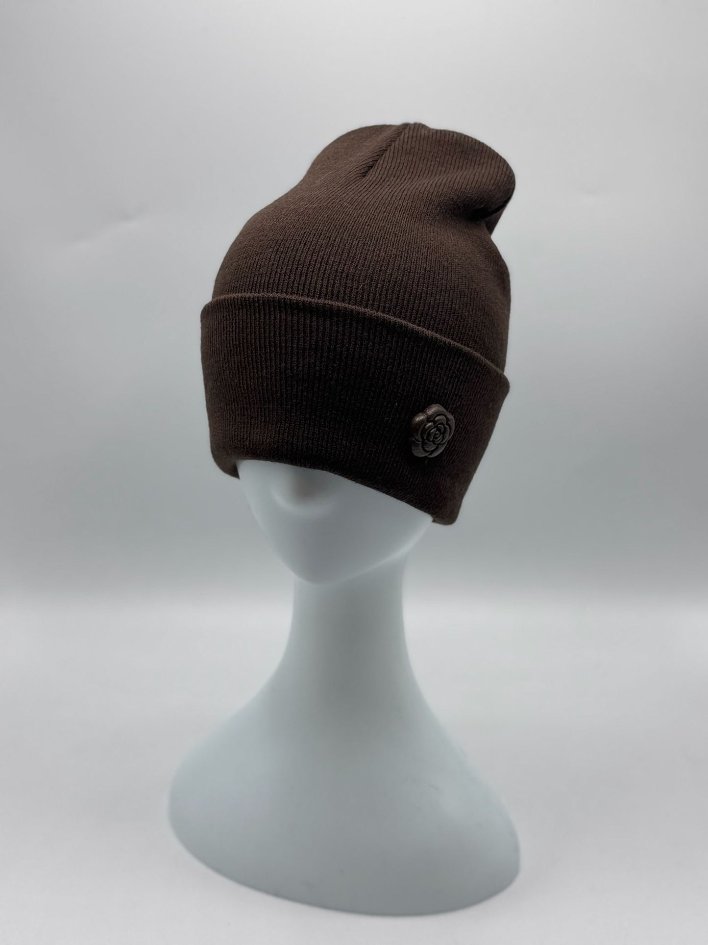Beanie with large Rose Pin
